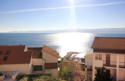 Duce Apartment | One bedroom apartment with balcony and sea view Duće, Omiš (A-9437-d)