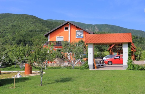 Vranovaca Apartment | One bedroom apartment with balcony Vranovača, Plitvice (A-17428-a)