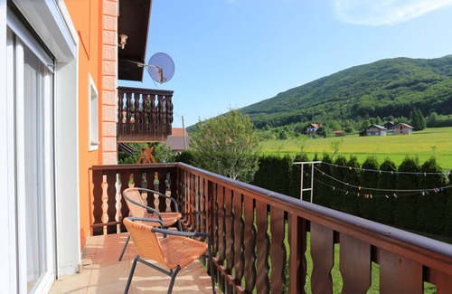 Vranovaca Apartment | One bedroom apartment with balcony Vranovača, Plitvice (A-17428-a)