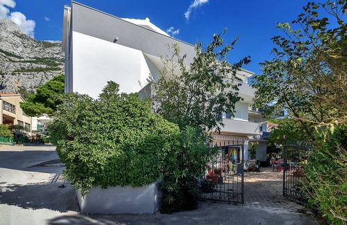 Vrpolje Apartment | One bedroom apartment with terrace Makarska (A-6909-a)