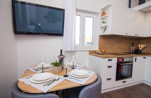 Milovcici Apartment | One bedroom apartment with terrace Milovcici, Krk (A-19352-a)