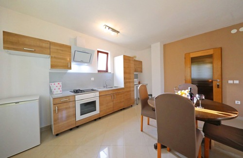 Pridraga Apartment | One bedroom apartment with terrace and sea view Pridraga - Cuskijaš, Novigrad (A-6306-a)