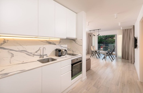 Promajna Apartment | One bedroom apartment with terrace Promajna, Makarska (A-19144-b)