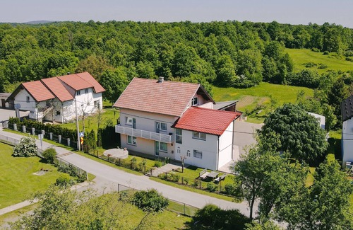 Lipovaca Dreznicka Apartment | One bedroom apartment with terrace Lipovača, Plitvice (A-17657-a)