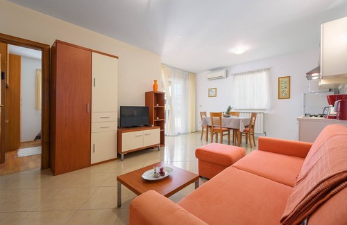 Basanija Apartment | One bedroom apartment with terrace Bašanija, Umag (A-3402-a)