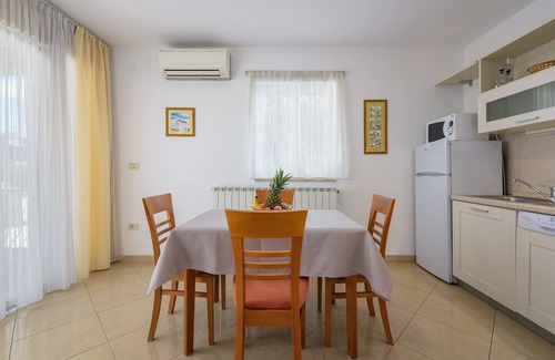 Basanija Apartment | One bedroom apartment with terrace Bašanija, Umag (A-3402-a)
