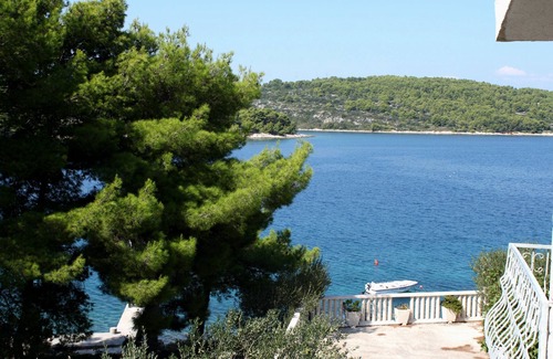 Necujam Apartment | One bedroom apartment near beach Nečujam, Šolta (A-5162-a)