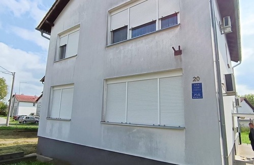 Vukovar Apartment | One bedroom apartment with air-conditioning Vukovar, Slavonija (A-24797-a)