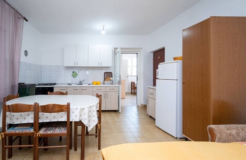 Metajna Apartment | One bedroom apartment near beach Metajna, Pag (A-6395-b)