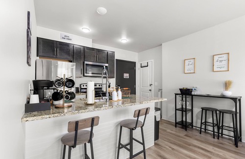 New Center Detroit Apartment | One Bedroom apartment In Midtown W/Balcony