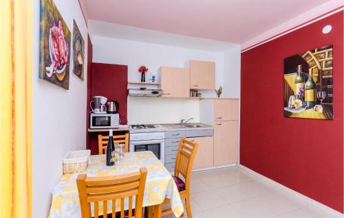 Slano Apartment | One-Bedroom Apartment In Slano