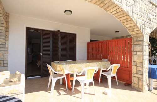 Zdrelac Apartment | One bedroom apartment near beach Ždrelac, Pašman (A-8406-b)