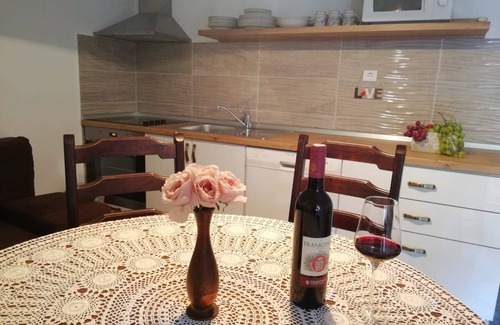 Rogac Apartment | One bedroom apartment near beach Rogač, Šolta (A-5166-a)