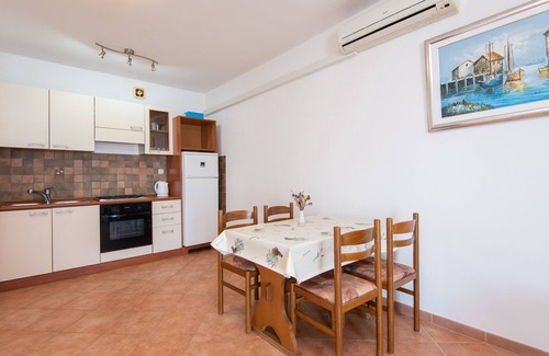 Putnikovic Apartment | One bedroom apartment near beach Cove Pještata, Pelješac (A-12381-a)