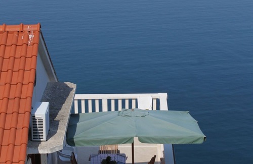 Zaklopatica Apartment | One bedroom apartment near beach Zaklopatica, Lastovo (A-8346-d)