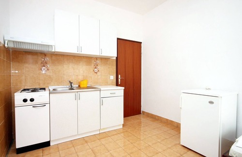 Metajna Apartment | One bedroom apartment near beach Metajna, Pag (A-6289-b)