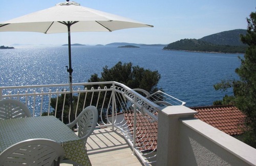 Tribunj Apartment | One bedroom apartment near beach Tribunj, Vodice (A-2993-a)