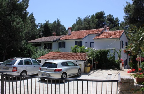Artatore Apartment | One bedroom apartment near beach Artatore, Lošinj (A-7935-b)
