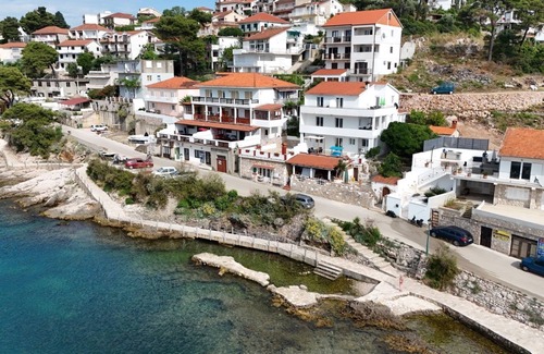 Island Hvar Apartment | One bedroom apartment near beach Jelsa, Hvar (A-22256-c)
