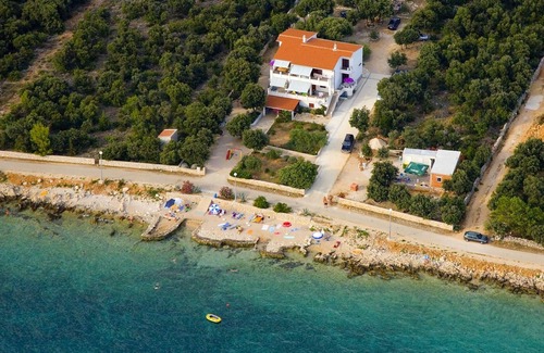Kolan Apartment | One bedroom apartment near beach Mandre, Pag (A-6284-d)
