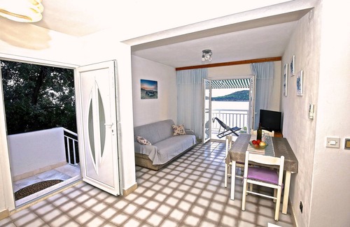 Prizba Apartment | One bedroom apartment near beach Prižba, Korčula (A-9255-a)