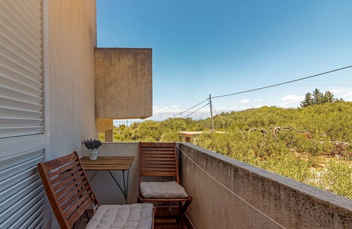 Pokrivenik Apartment | One bedroom apartment near beach Cove Pokrivenik, Hvar (A-4604-e)