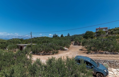Pokrivenik Apartment | One bedroom apartment near beach Cove Pokrivenik, Hvar (A-4604-e)