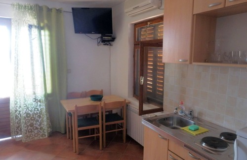 Zavala Apartment | One bedroom apartment near beach Zavala, Hvar (A-2061-a)