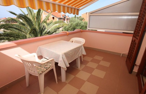 Jakisnica Apartment | One bedroom apartment near beach Jakišnica, Pag (A-6424-b)
