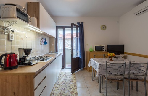 Krizine Apartment | One bedroom apartment near beach Sveti Ivan, Umag (A-9692-a)