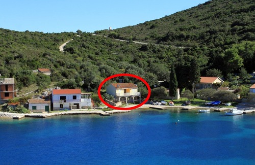 Cove Rogacic Apartment | One bedroom apartment near beach Cove Rogačić, Vis (A-2460-b)
