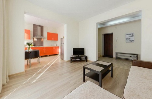 Sovetsky District Apartment | One-Bedroom Apartment on Nezavisimosti 48
