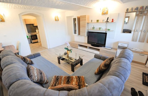 Brezice Apartment | One Bedroom Apartment Silvester with Onsite Wellness