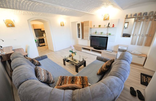 Brezice Apartment | One Bedroom Apartment Silvester with Onsite Wellness