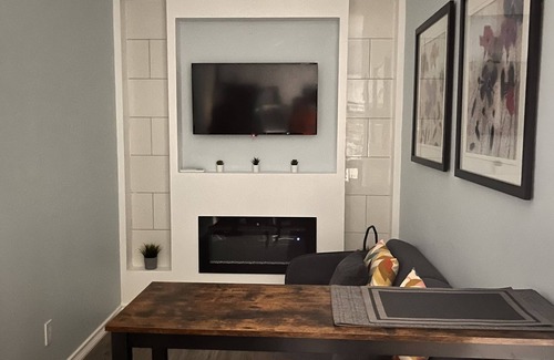 Whitby Apartment | One bedroom apartment/suite