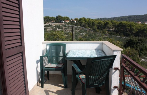 Maslinica Apartment | One bedroom apartment with balcony and sea view Maslinica, Šolta (A-5184-b)