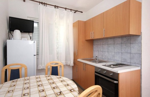 Viganj Apartment | One bedroom apartment with terrace and sea view Viganj, Pelješac (A-260-c)