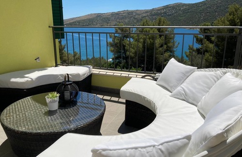 Poljica Apartment | One bedroom apartment with terrace and sea view Poljica, Trogir (A-11934-a)