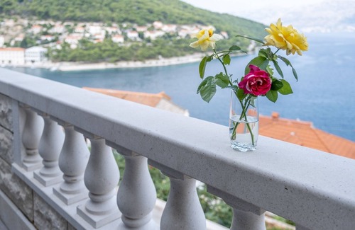 Pucisca Apartment | One bedroom apartment with balcony and sea view Pučišća, Brač (A-5625-a)