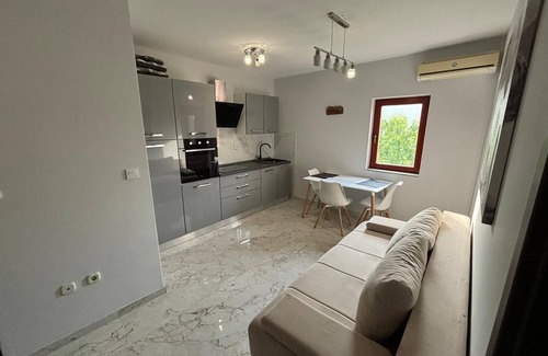 Sukosan Apartment | One bedroom apartment with terrace Sukošan, Zadar (A-12313-a)