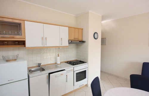 Vinisce Apartment | One bedroom apartment with terrace and sea view Vinišće, Trogir (A-5229-a)