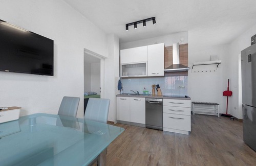 Mandre Apartment | One bedroom apartment with terrace Mandre, Pag (A-6418-d)