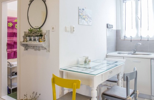Komiza Apartment | One bedroom apartment with terrace Komiža, Vis (A-11671-a)