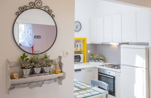 Komiza Apartment | One bedroom apartment with terrace Komiža, Vis (A-11671-a)