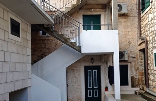 Povlja Apartment | One bedroom apartment with terrace Povlja, Brač (A-22899-a)