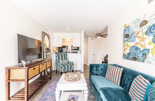 Park Central Apartment | ONE BEDROOM APARTMENT WITH POOL VIEW!