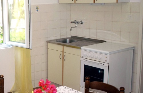 Island Hvar Apartment | One bedroom apartment with balcony Jelsa, Hvar (A-8750-a)