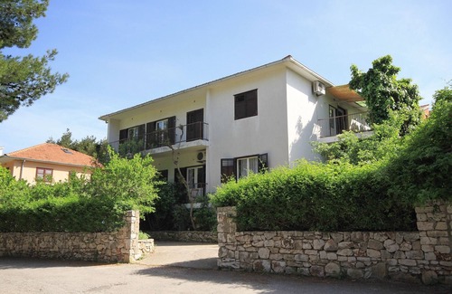 Island Hvar Apartment | One bedroom apartment with balcony Jelsa, Hvar (A-8750-a)