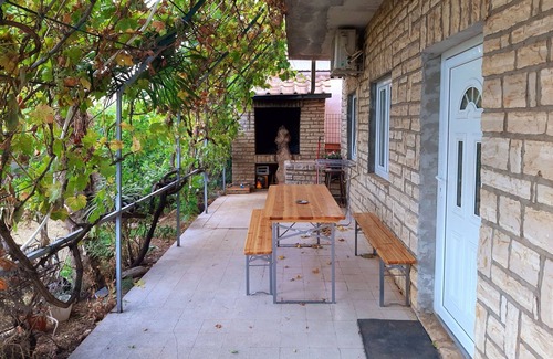 Gornji Karin Apartment | One bedroom apartment with terrace Gornji Karin, Novigrad (A-11806-a)