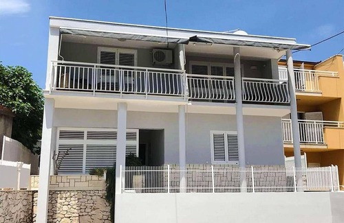 Klek Apartment | One bedroom apartment with balcony and sea view Klek, Neretva Delta - Ušće Neretve (A-23139-b)
